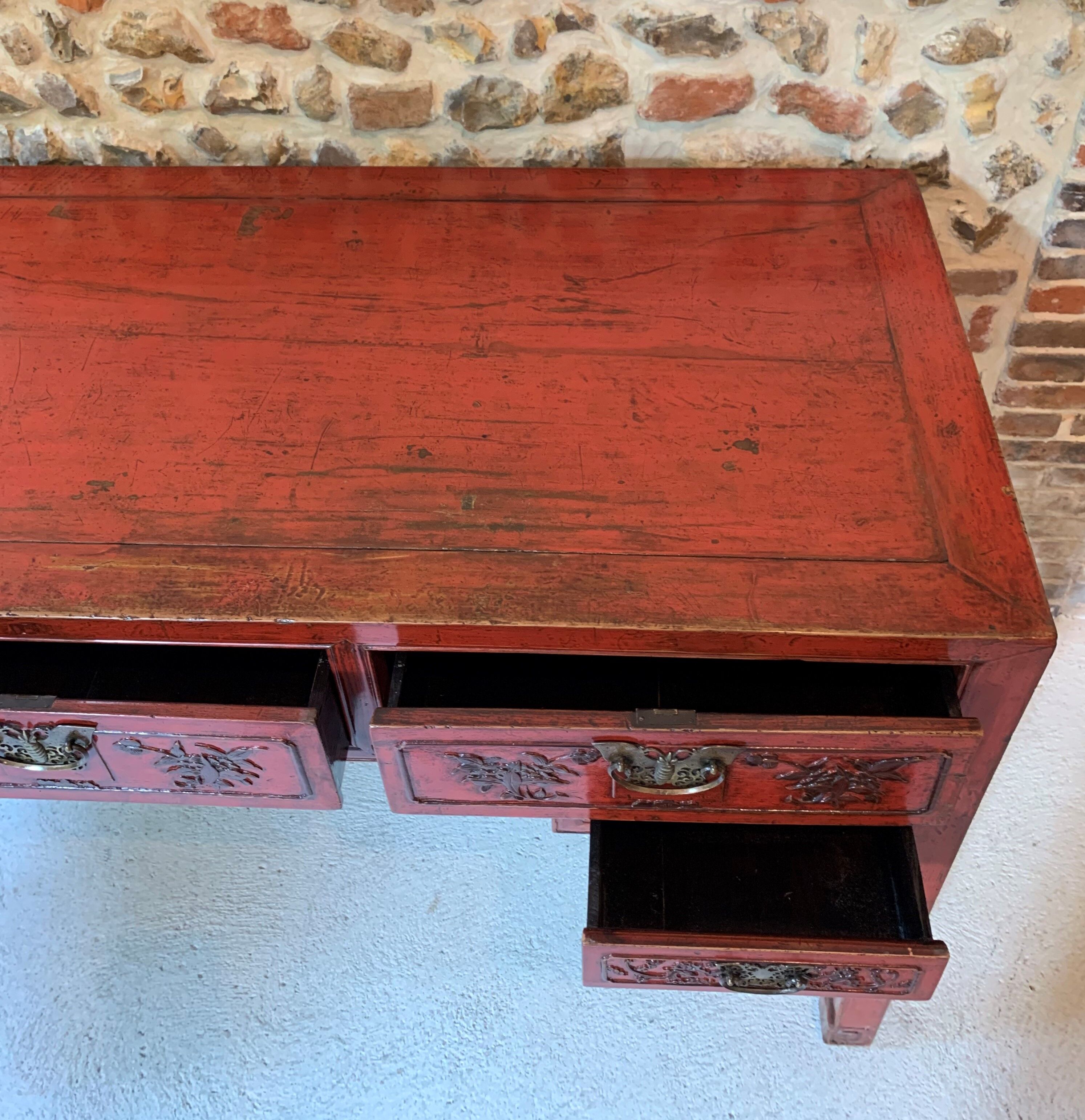 Ancient Chinese red laqué desk
