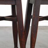Ensemble de 2 tabourets anciens anglais en chêne massif avec une touche de style art nouveau.