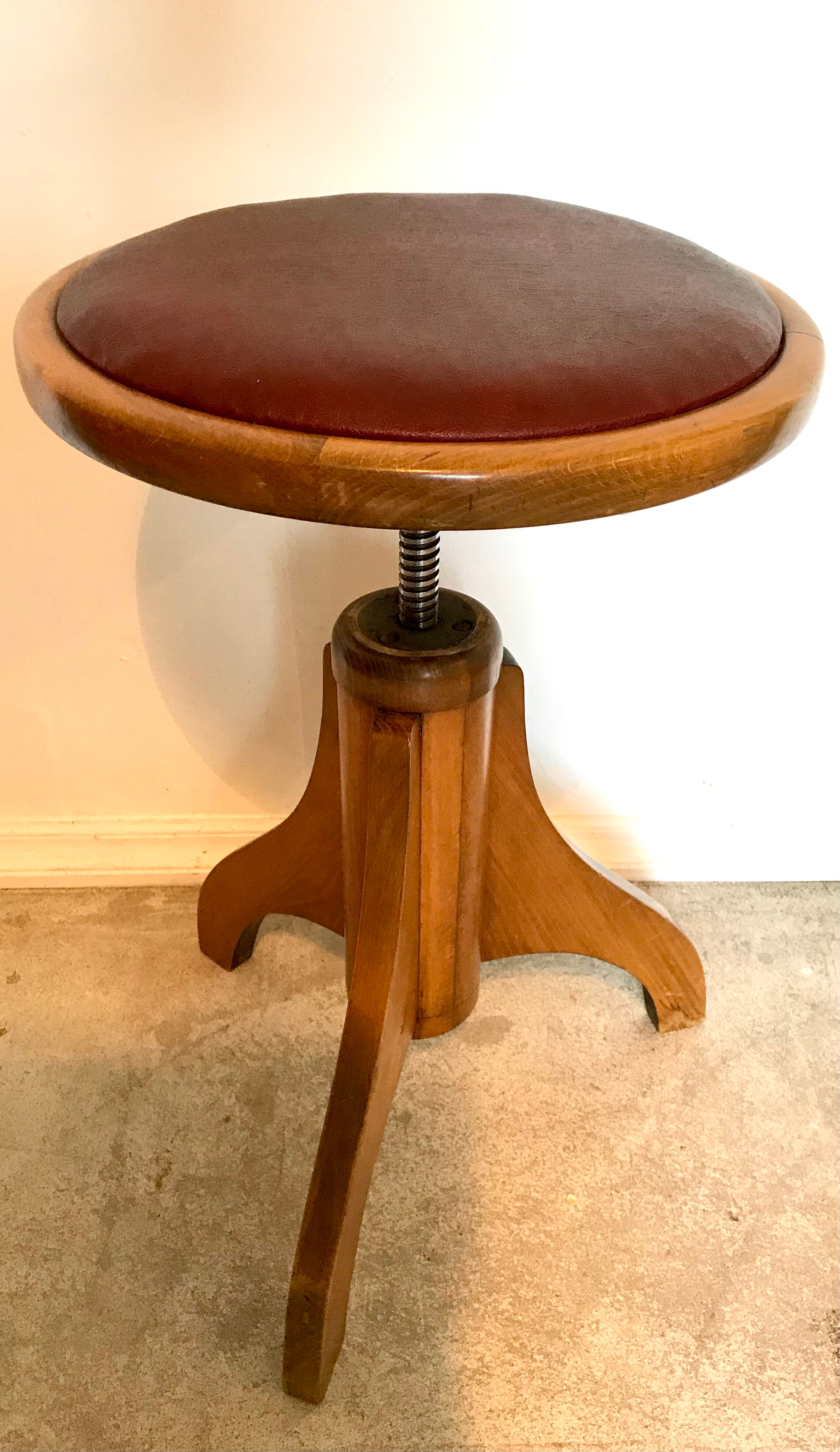 Piano stool