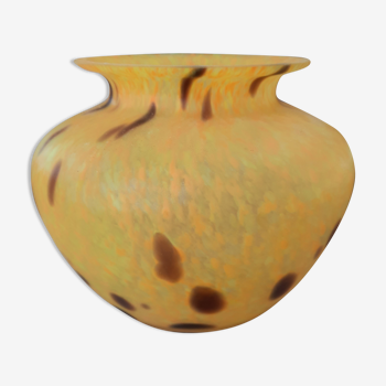 Glass paste vase