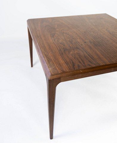 Coffee table in rosewood designed by Johannes Andersen and manufactured by Silkeborg Furniture