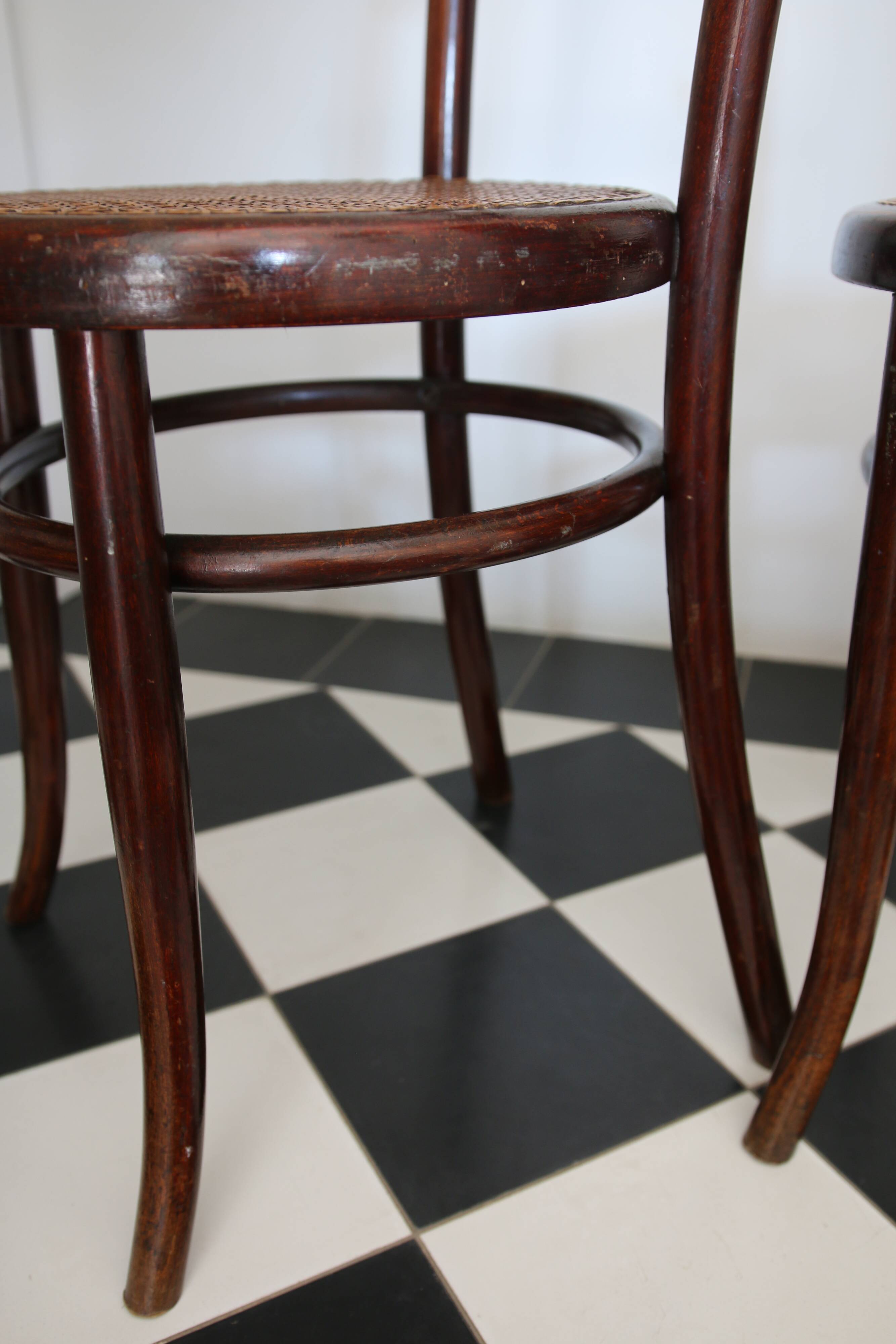 3 chaises bistrot bois courbé, Fischel, fin XIXe - début XXe.