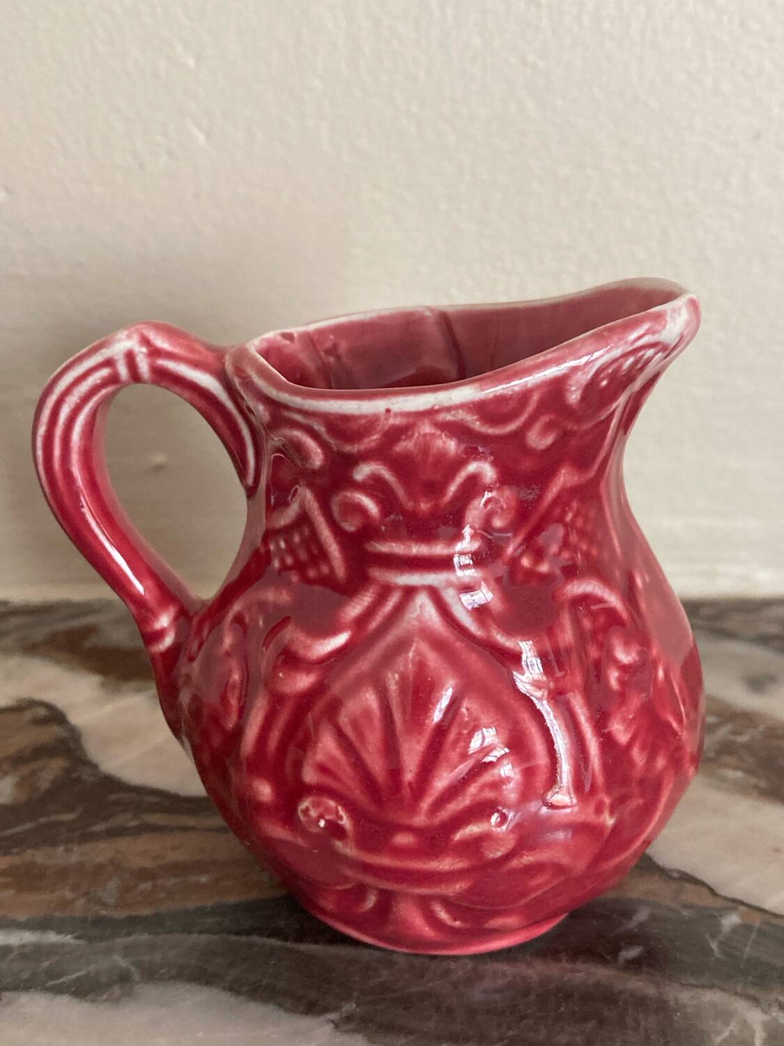Pink cream jug Onnaing