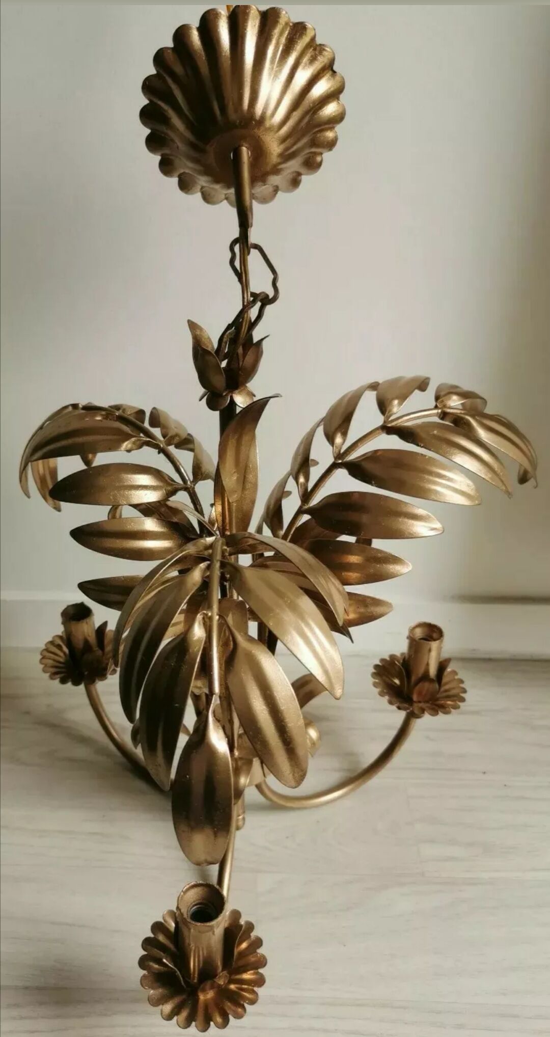 Golden metal palm lamp