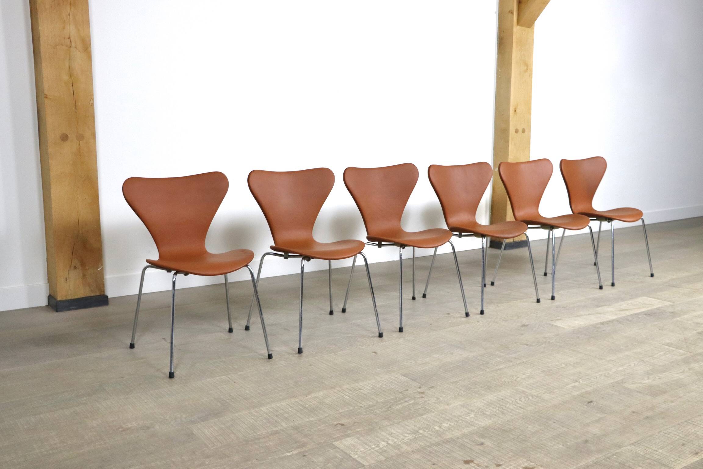 Ensemble de 6 chaises de salle à manger Butterfly en cuir cognac par Arne Jacobsen pour Fritz Hansen, Danemark 1979