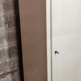 Wardrobe a vintage off-white door