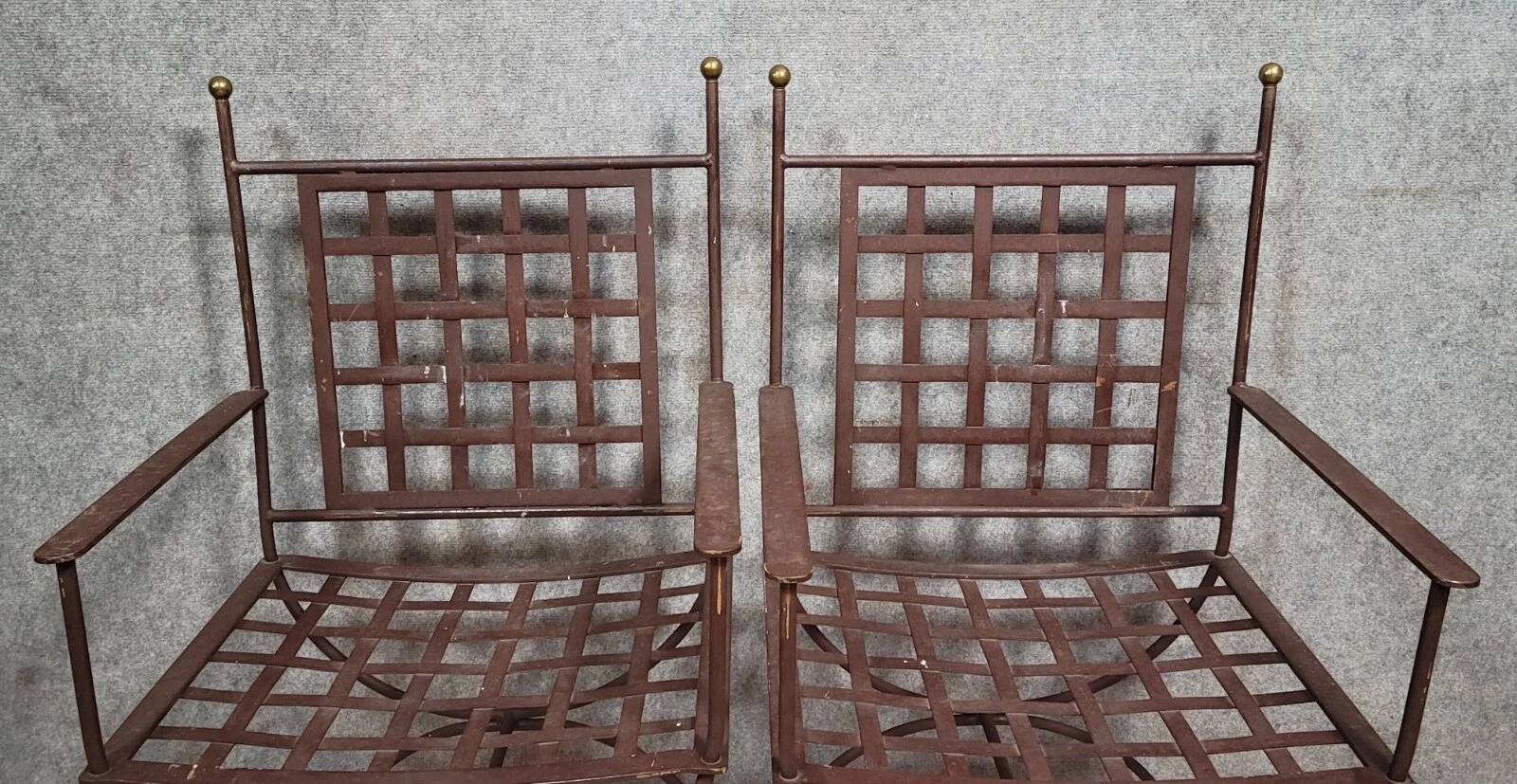 Paire de fauteuils curules en fer tréssé et laiton doré (B)