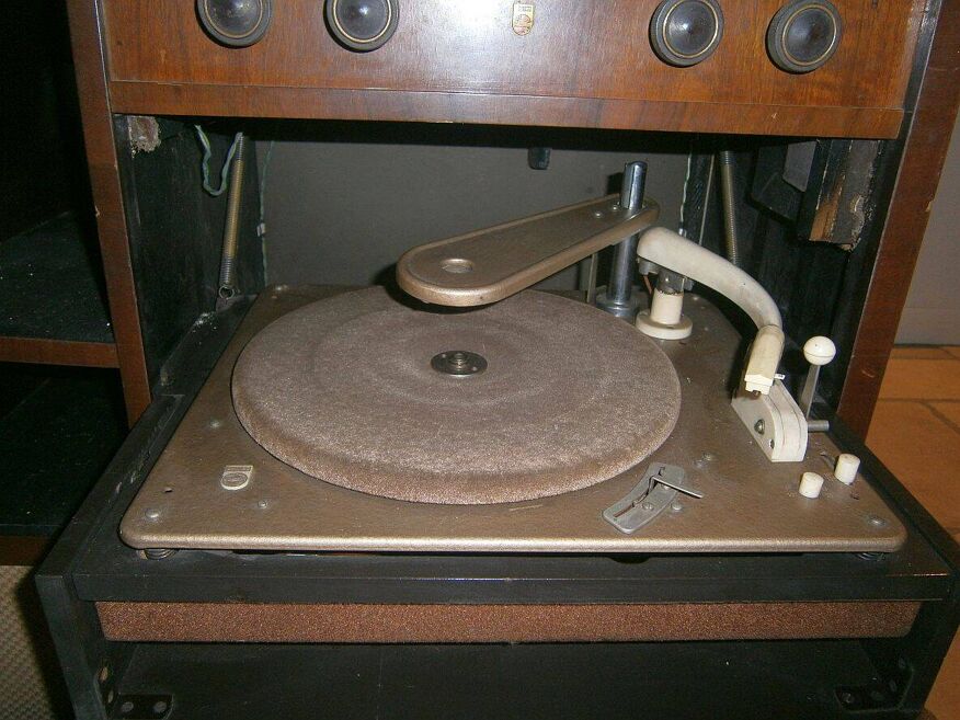 Ancien meuble radio tsf et tourne disque "philips" type ff604a, année 1950  | Selency