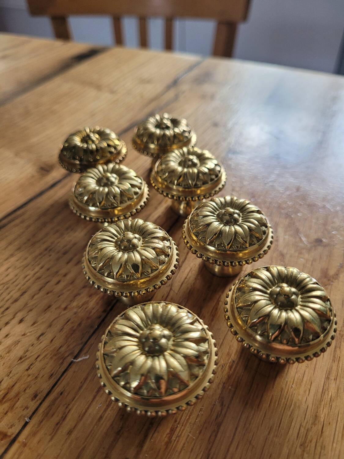 8 Louis XVI furniture knobs