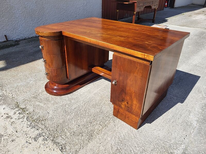 Bureau art deco en noyer 3 tiroirs et une porte