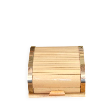 Sliding lid cigarette or cigarillo box