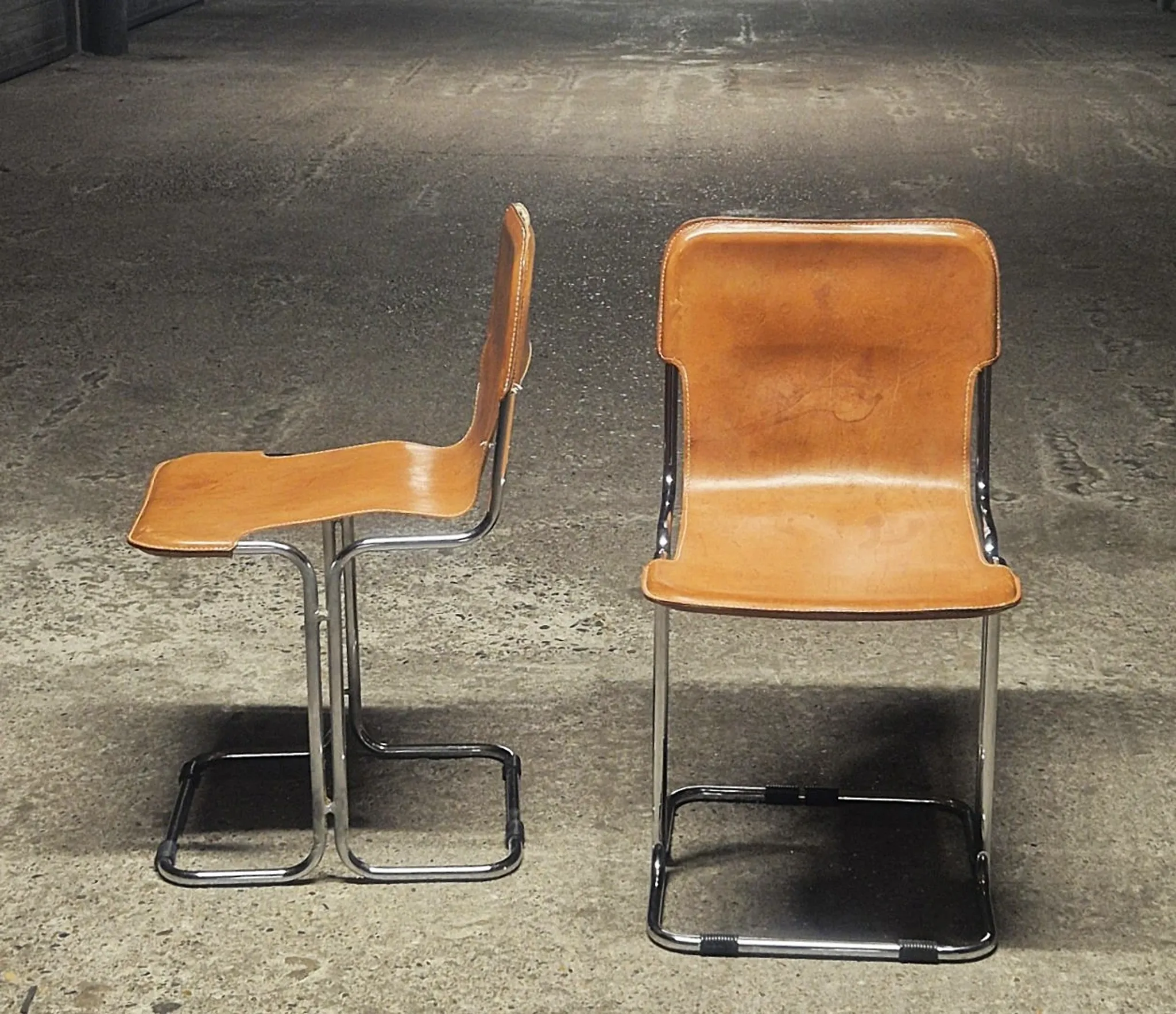 Pair of "Calla" chairs, Antonio Ari Colombo for Arflex, 1970