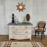 Commode galbée en chêne fin XVlllème