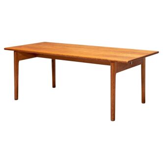 Hans Wegner AT-15 coffee table by Andrea Tuck in solid oak, Denmark, 1960s