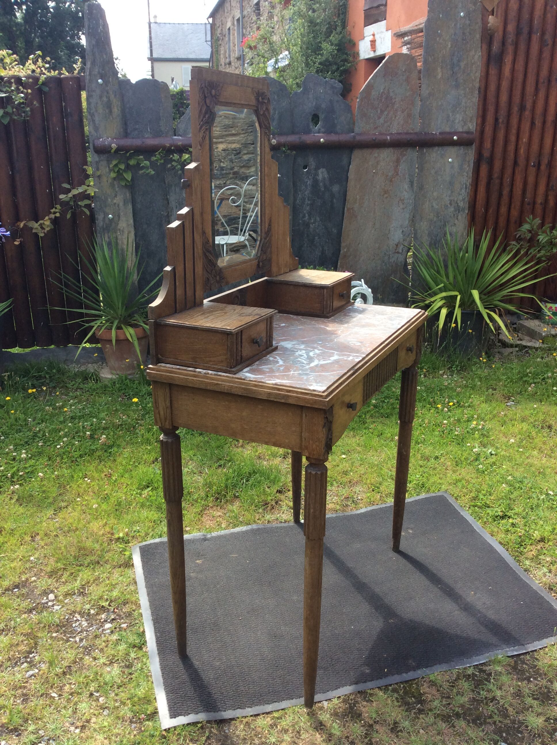 Rococo vintage hairdresser in oak marble top