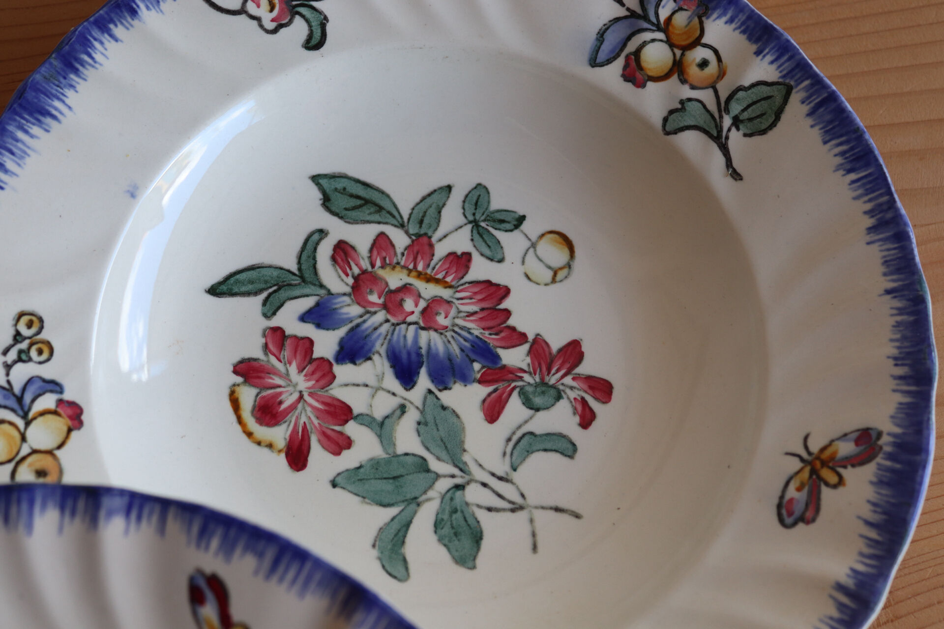 Set of 5 Longwy plates model Spring
