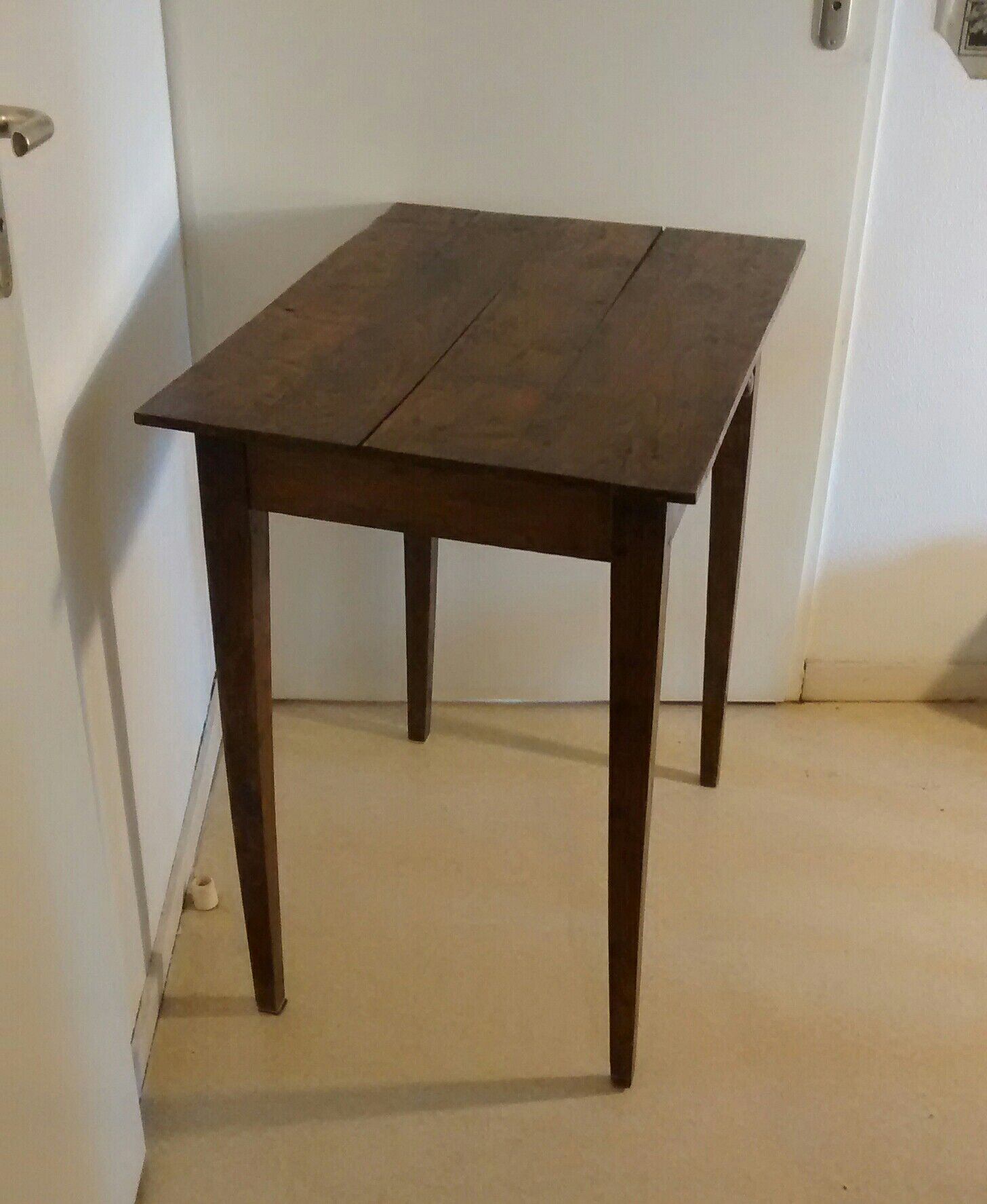 Extra feet zone desk