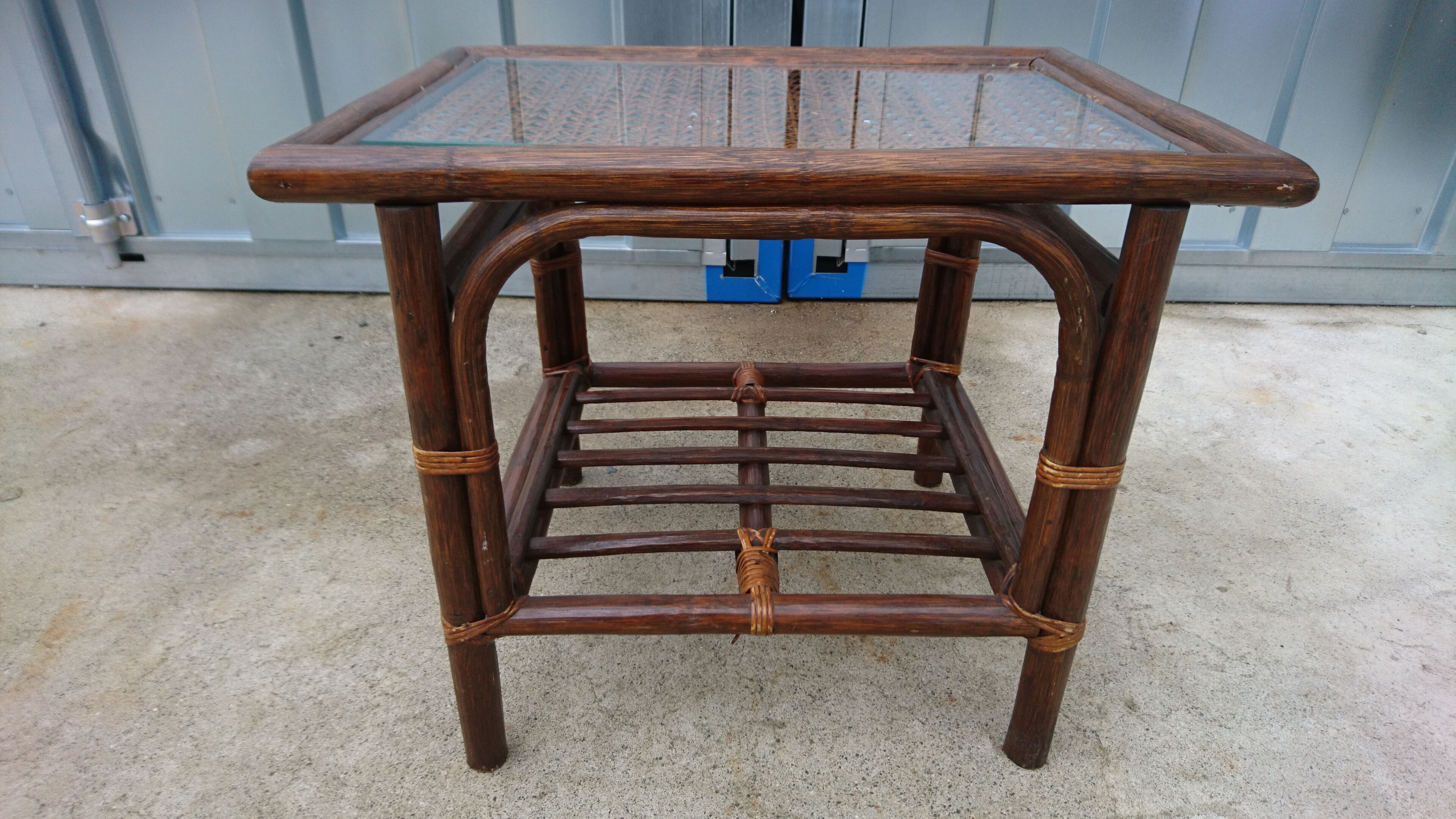 Table basse vintage rotin