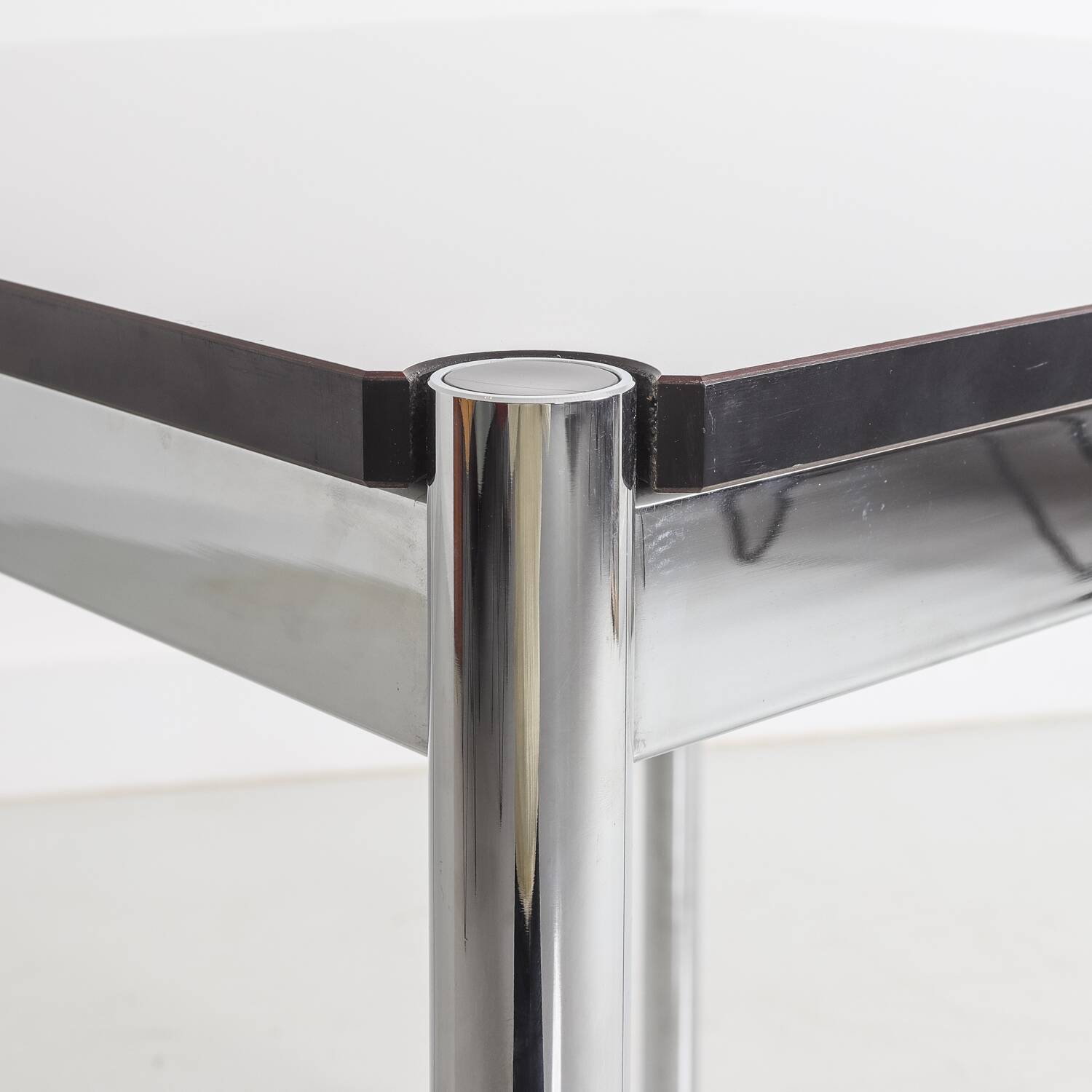 Square table in chromed steel - USM Haller