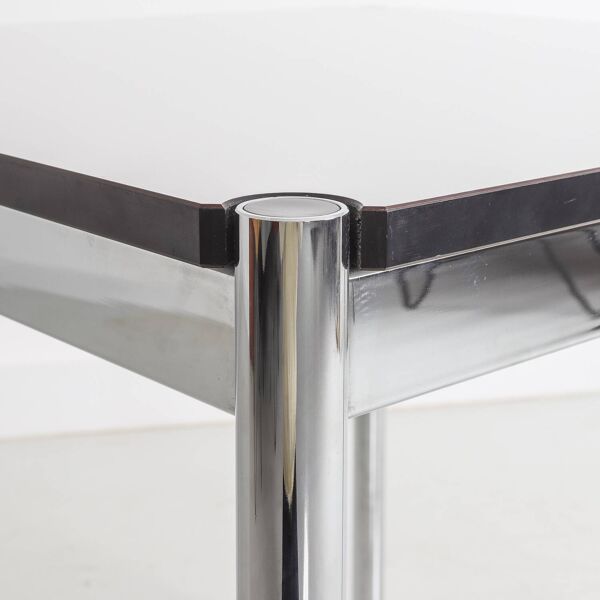 Table carré en acier chromé - USM Haller