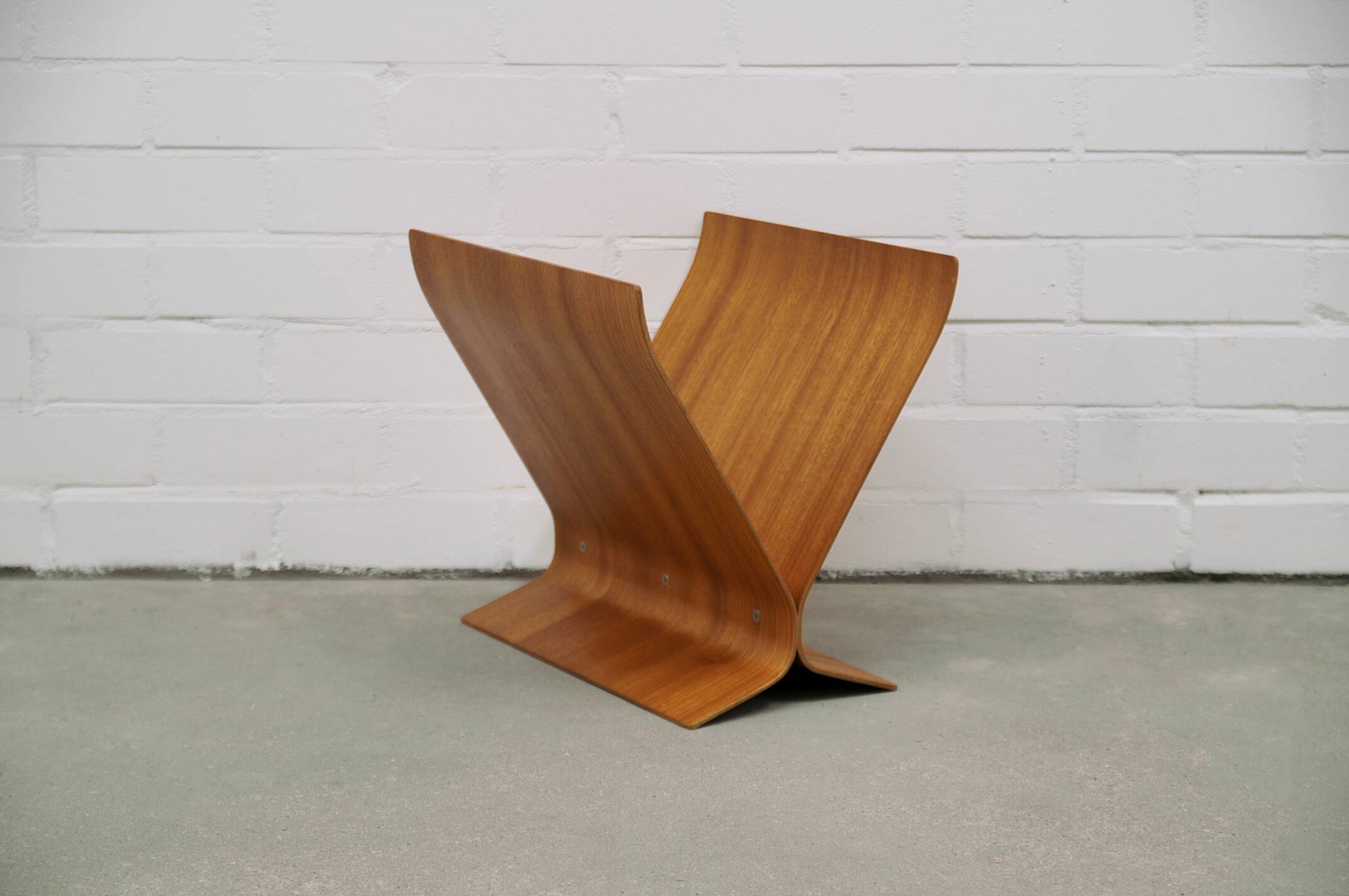 Porte-revues vintage en bois umbra