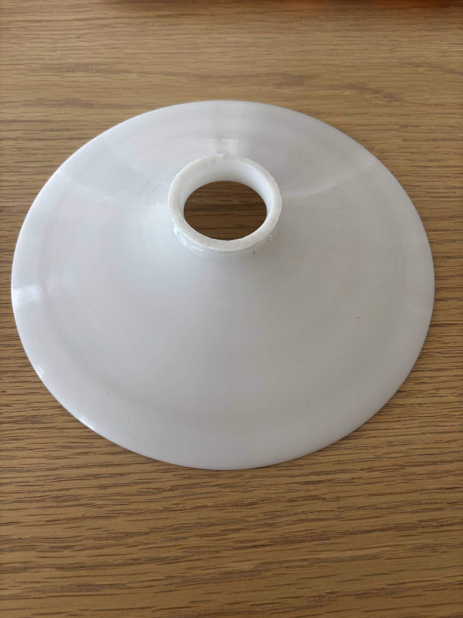 Vintage bell lampshade for suspension in white opaline.