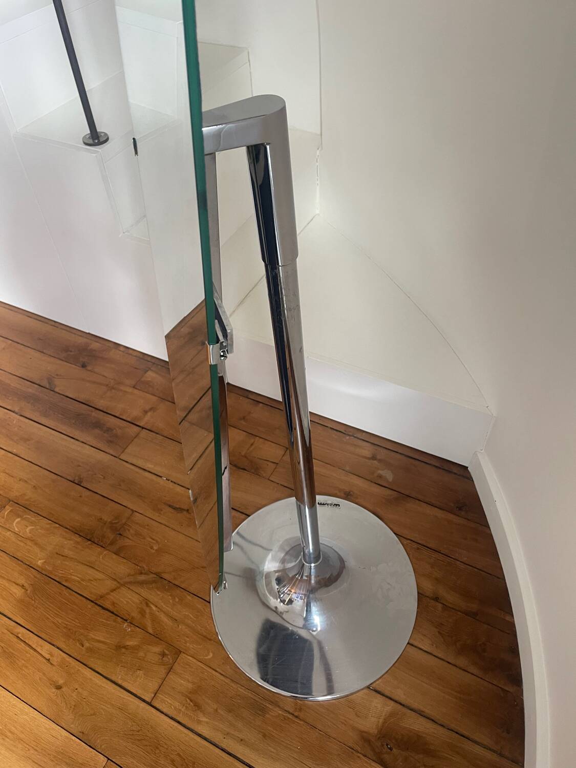 Space age standing mirror