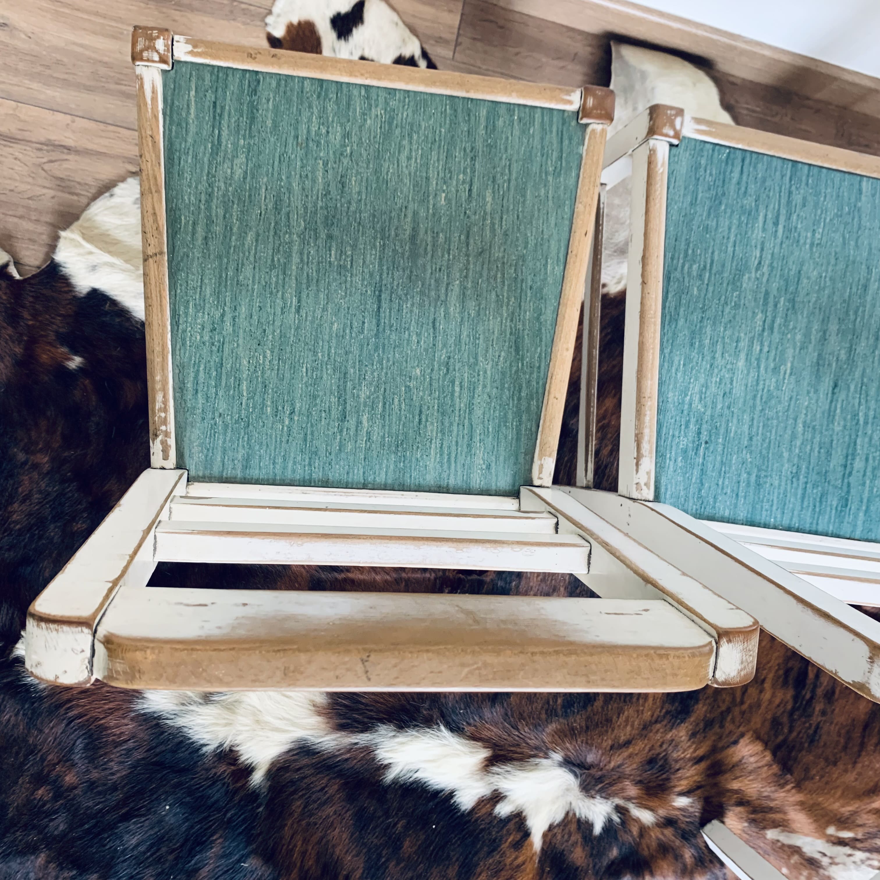 Series of 4 vintage chairs