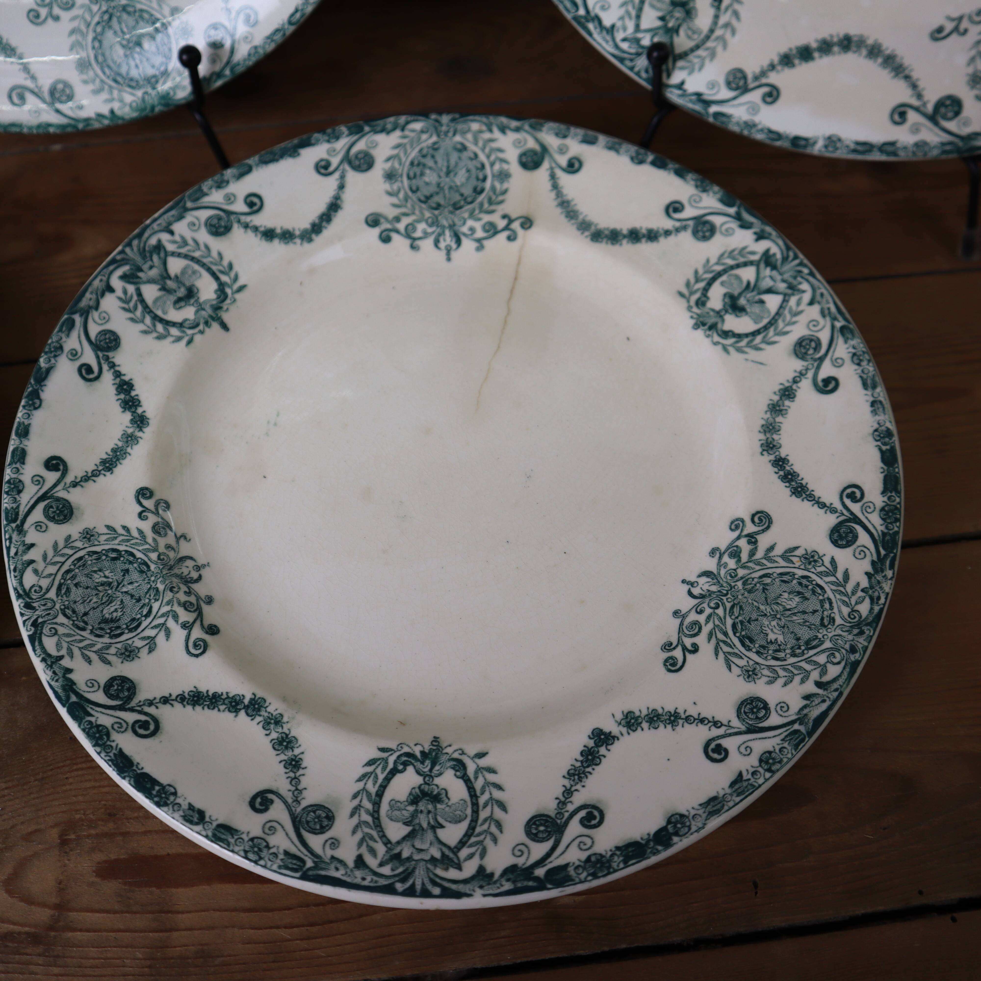 5 old flat plates in Terre de Fer, Pierrefonds model