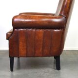 Correct and comfortable sheep leather armchair/armchair with a beautiful finish