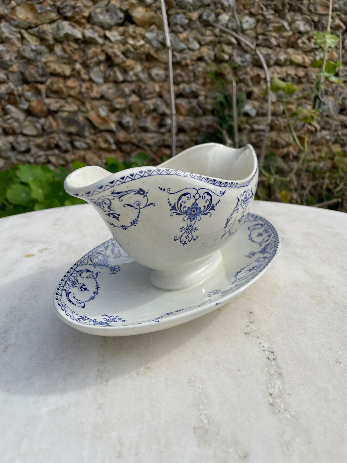 Saucière terre de fer modèle Moustiers par K&G Luneville