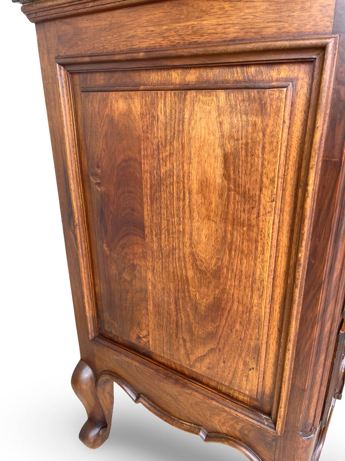 Une commode au design renaissance spectaculaire, de la ville de Turin.