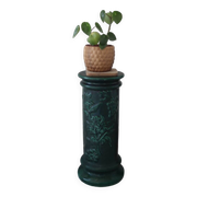Pedestal column in green ceramic with flower and fruit decoration