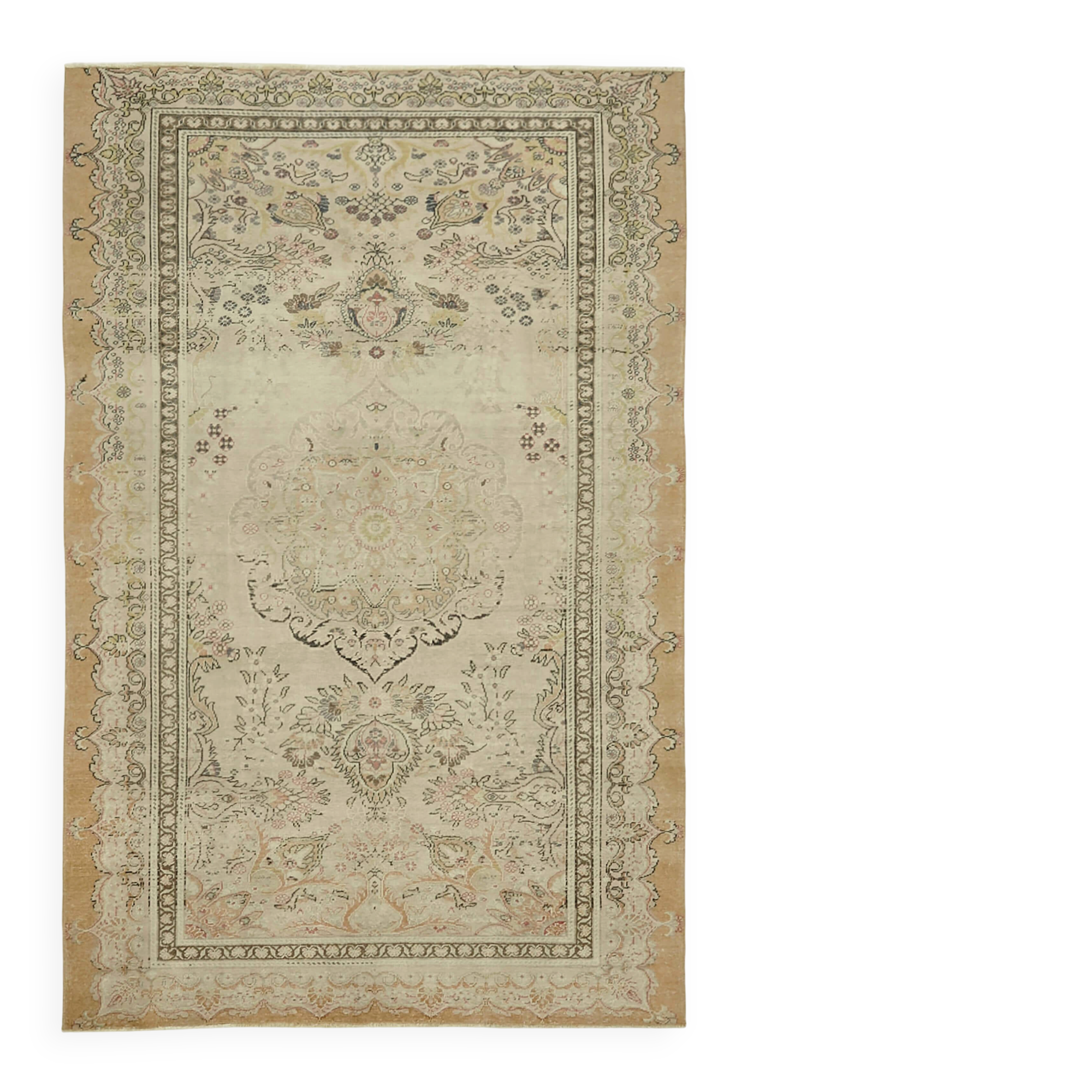 Turkish Vintage Anatolian Rug 137 cm x 208 cm