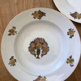 Full table service Porcelain Limoges SD from 1930.  74 pieces total