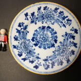 Assiette en faience de delft « rosace» 18ème
