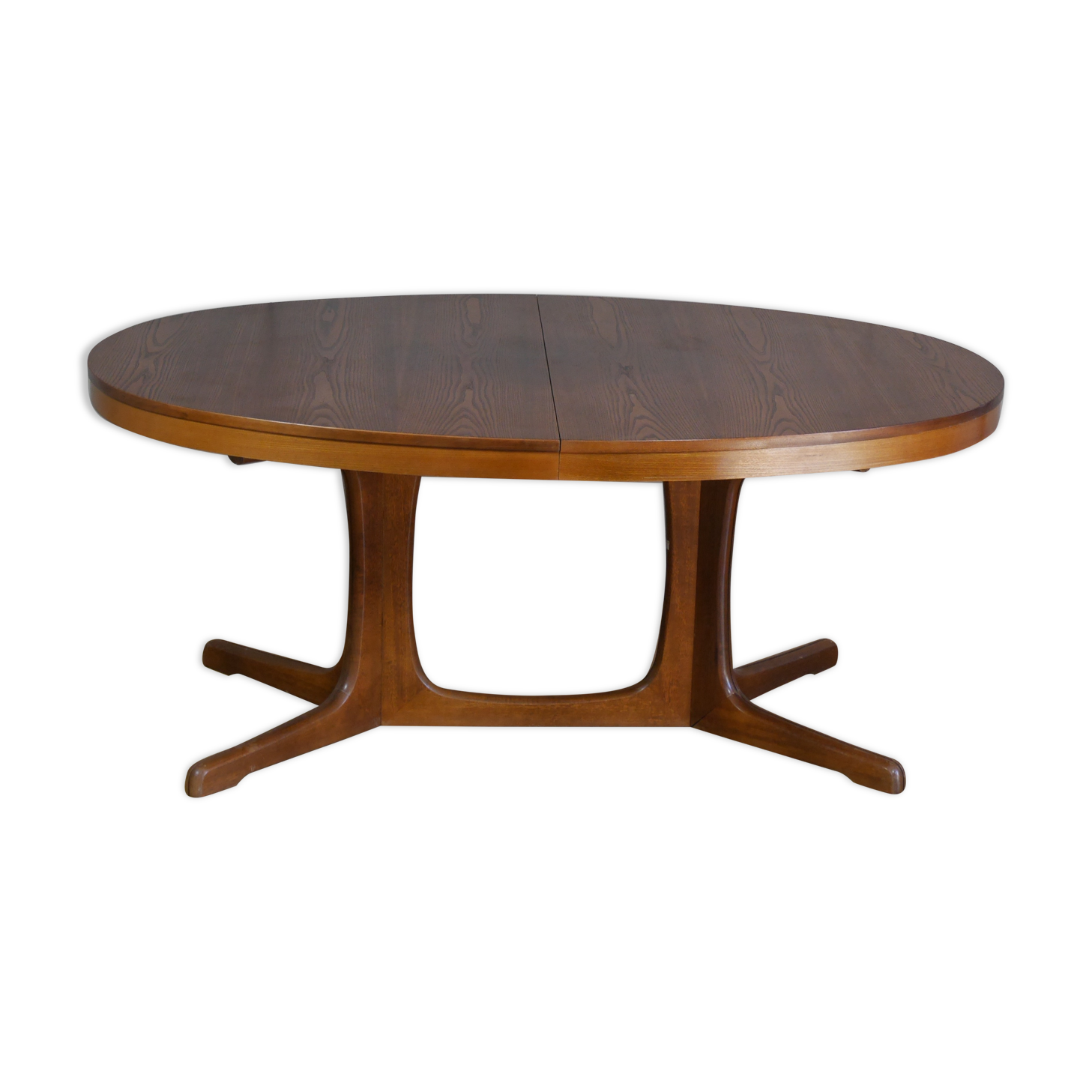 Extendable oval table baumann in elm central foot
