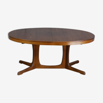 Extendable oval table baumann in elm central foot