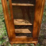Showcase 1 glass door in solid cherry wood with sculpture - Very good condition