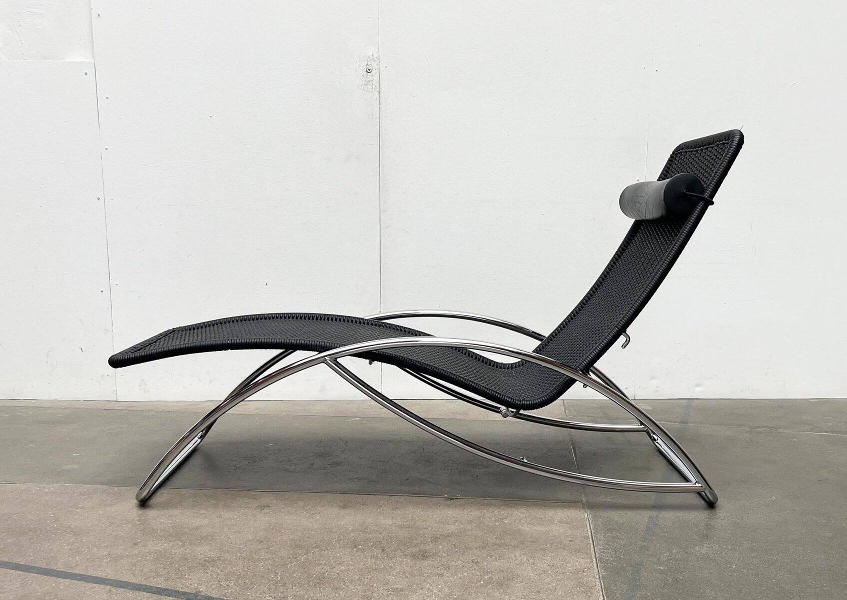 Vintage chaise longue model S 828 in tubular steel by Torben Skov for Thonet, 1980s.