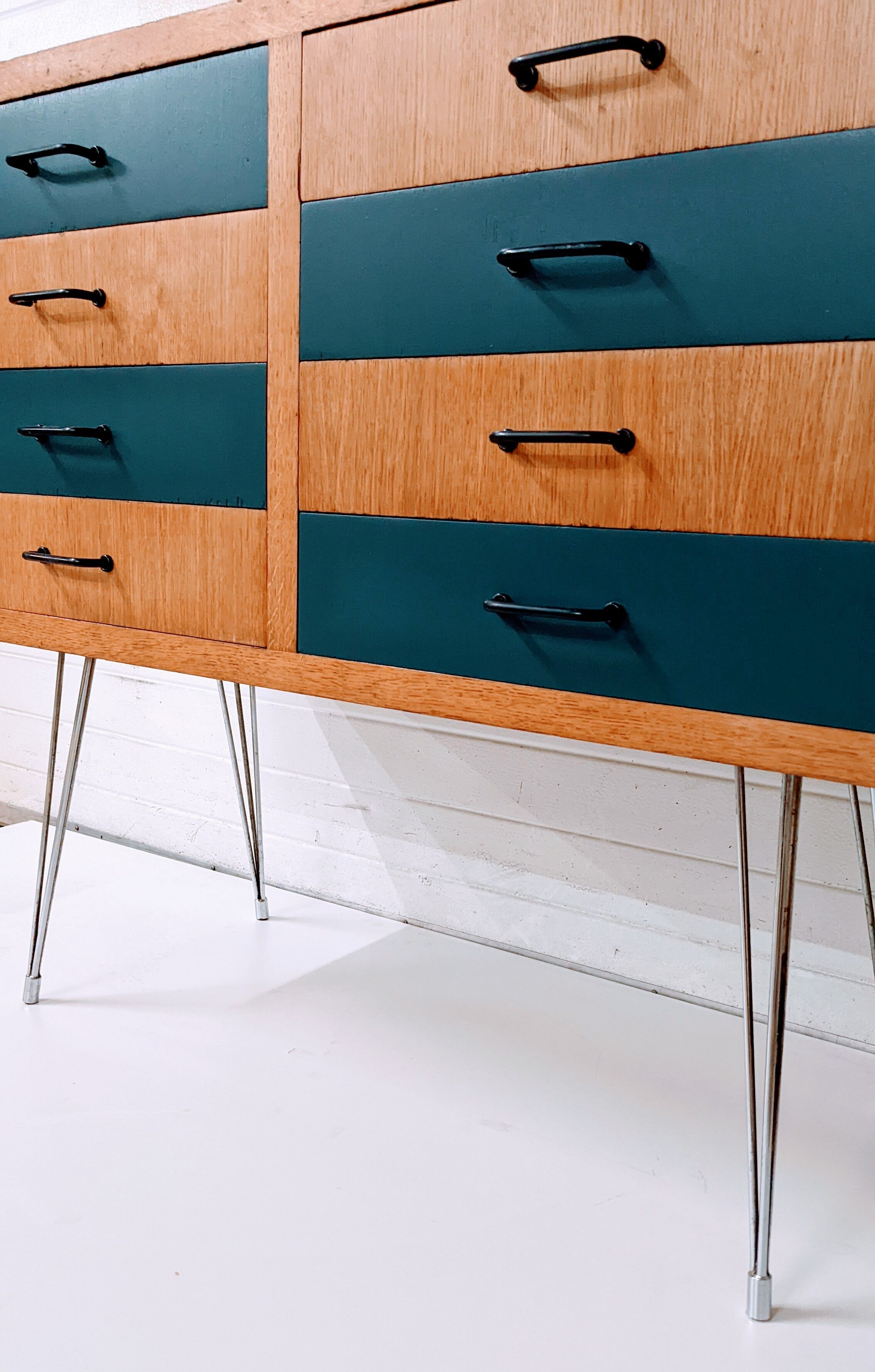 Vintage wooden chest of drawers