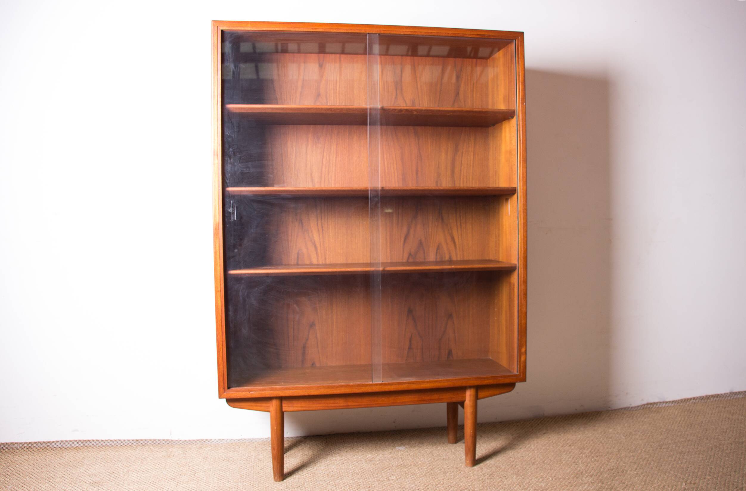 Danish Teak Bookcase, Showcase by Borge Mogensen for Soborg Mobelfabrik 1960.