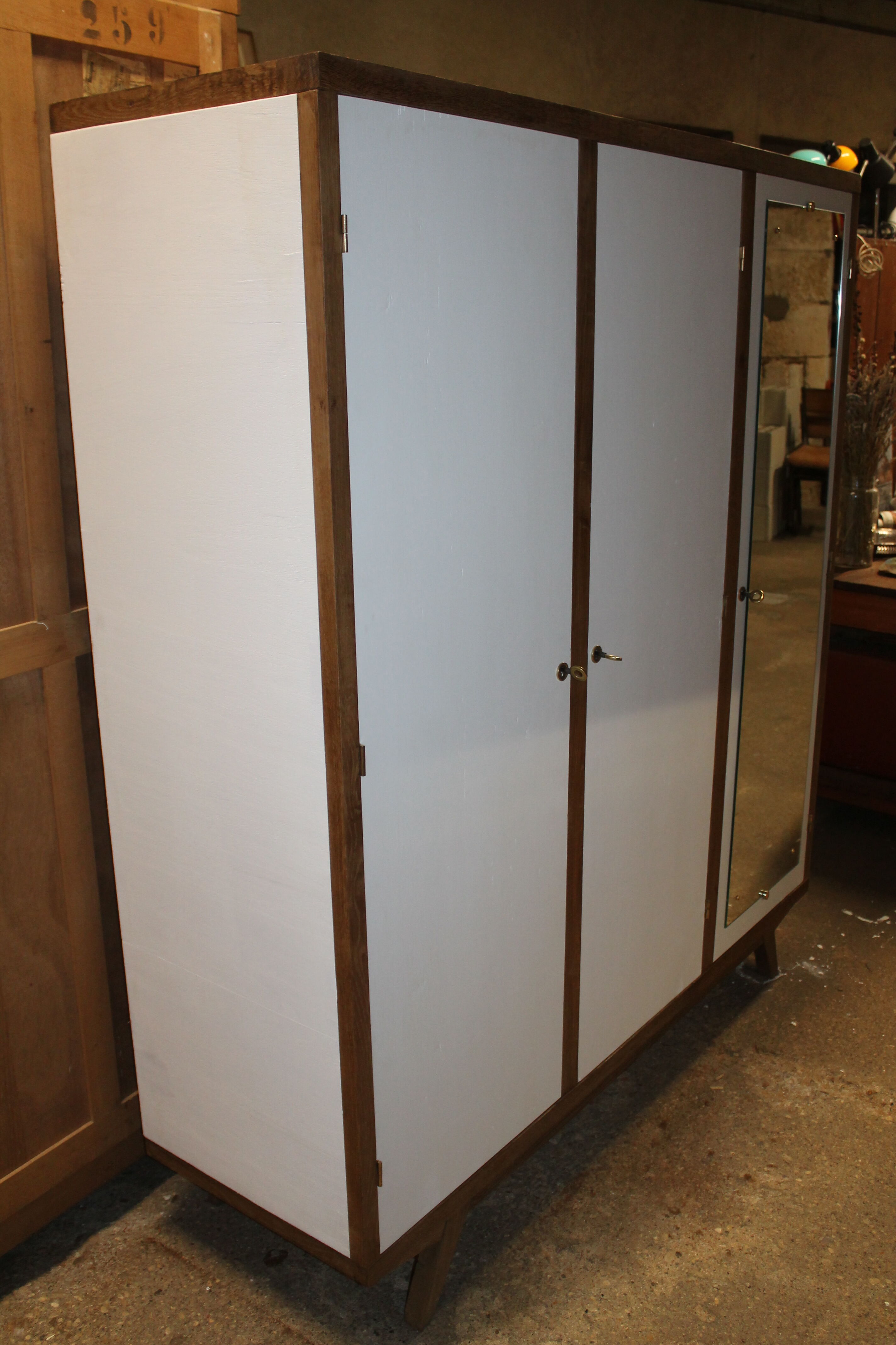 Armoire vintage blanche