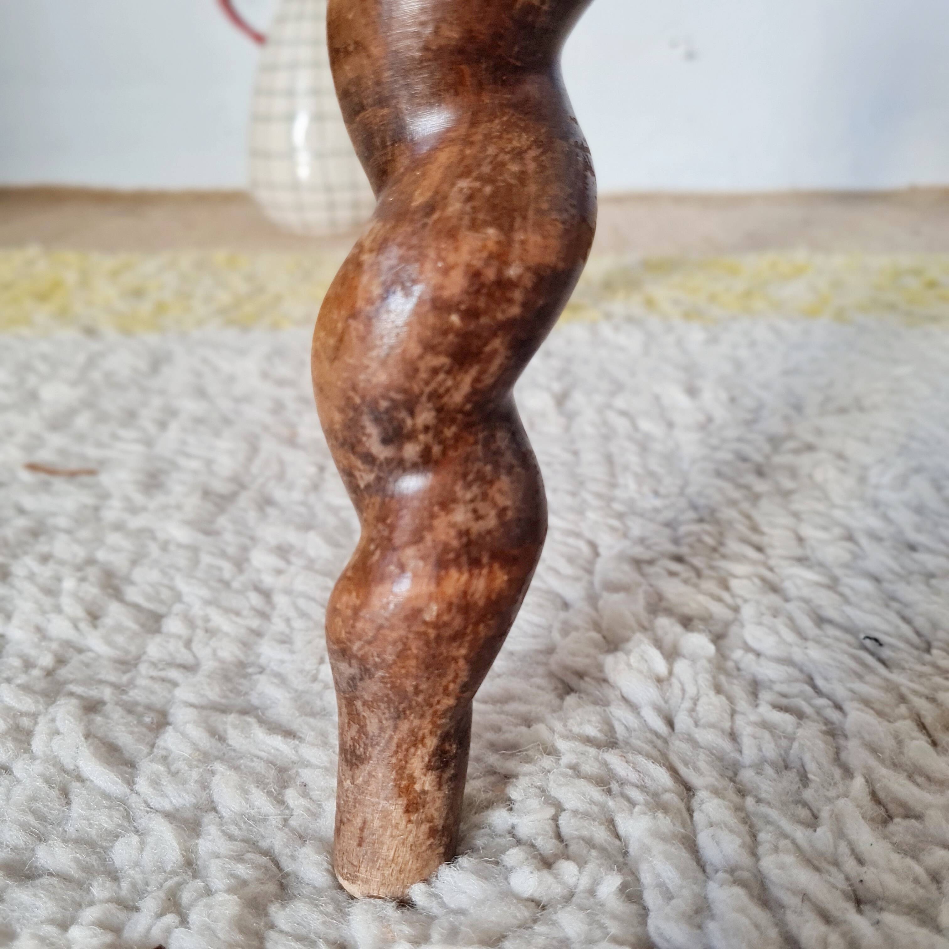 Modernist farm stool with screw legs