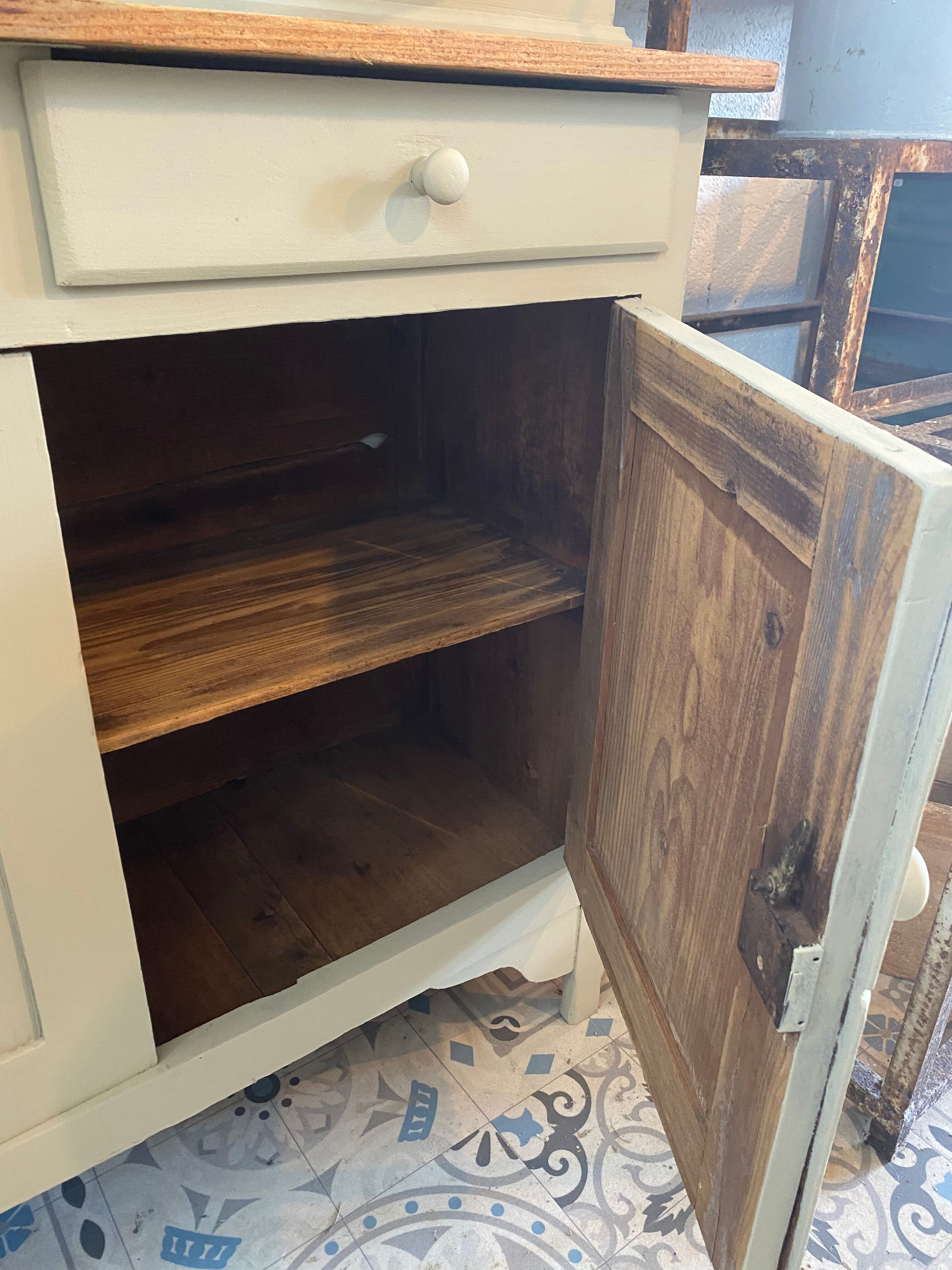 Buffet dresser