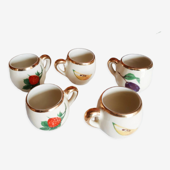 5 tasses antiques à liqueur, porcelaine fruits