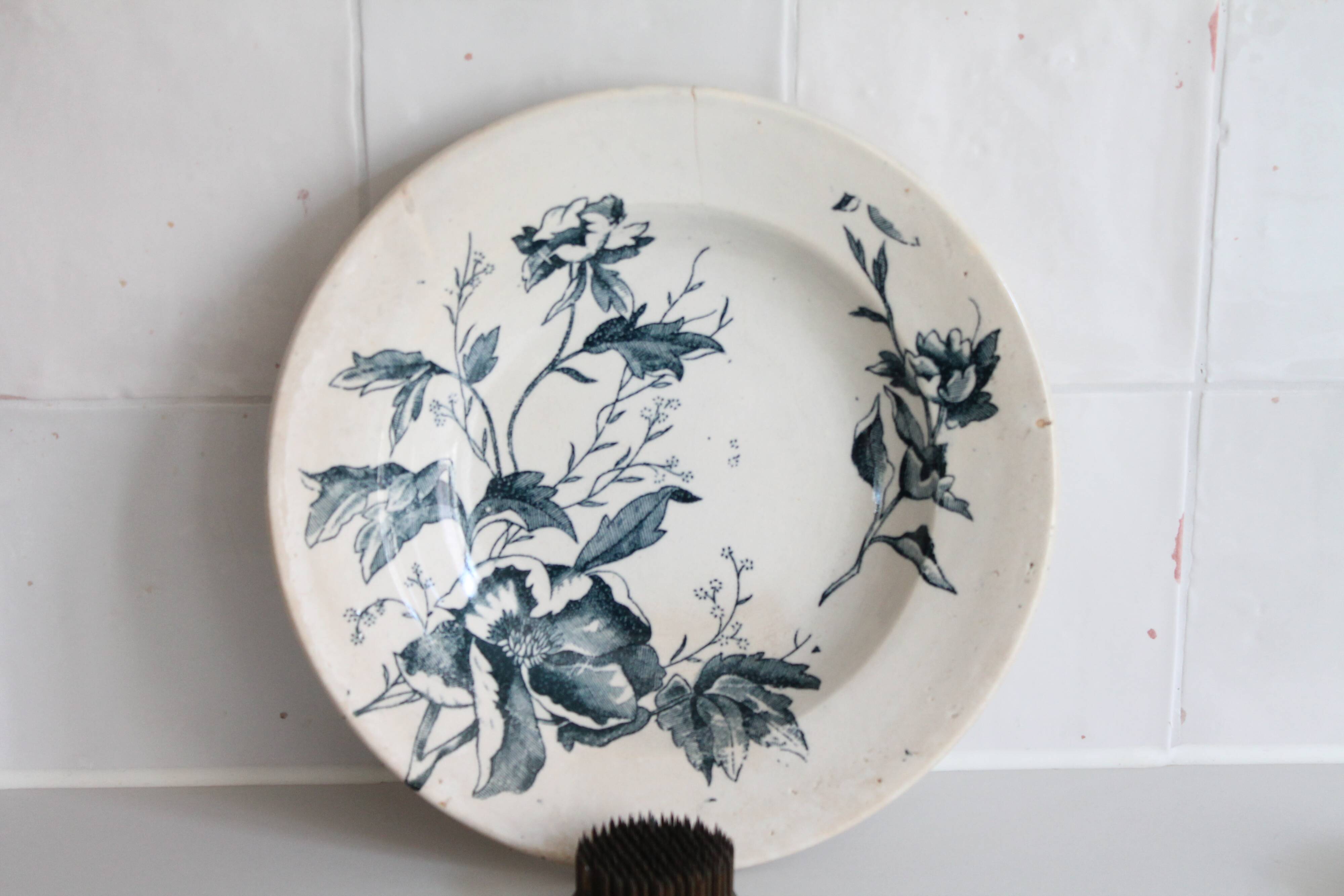 Centenary stencil plate Rose de Noël 23.5 cm