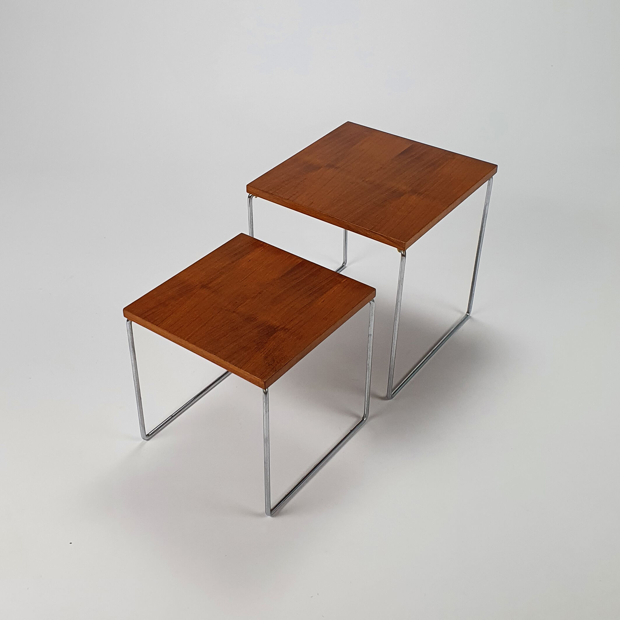 Ensemble de 2 tables Brabantia du milieu du siècle, années 1960