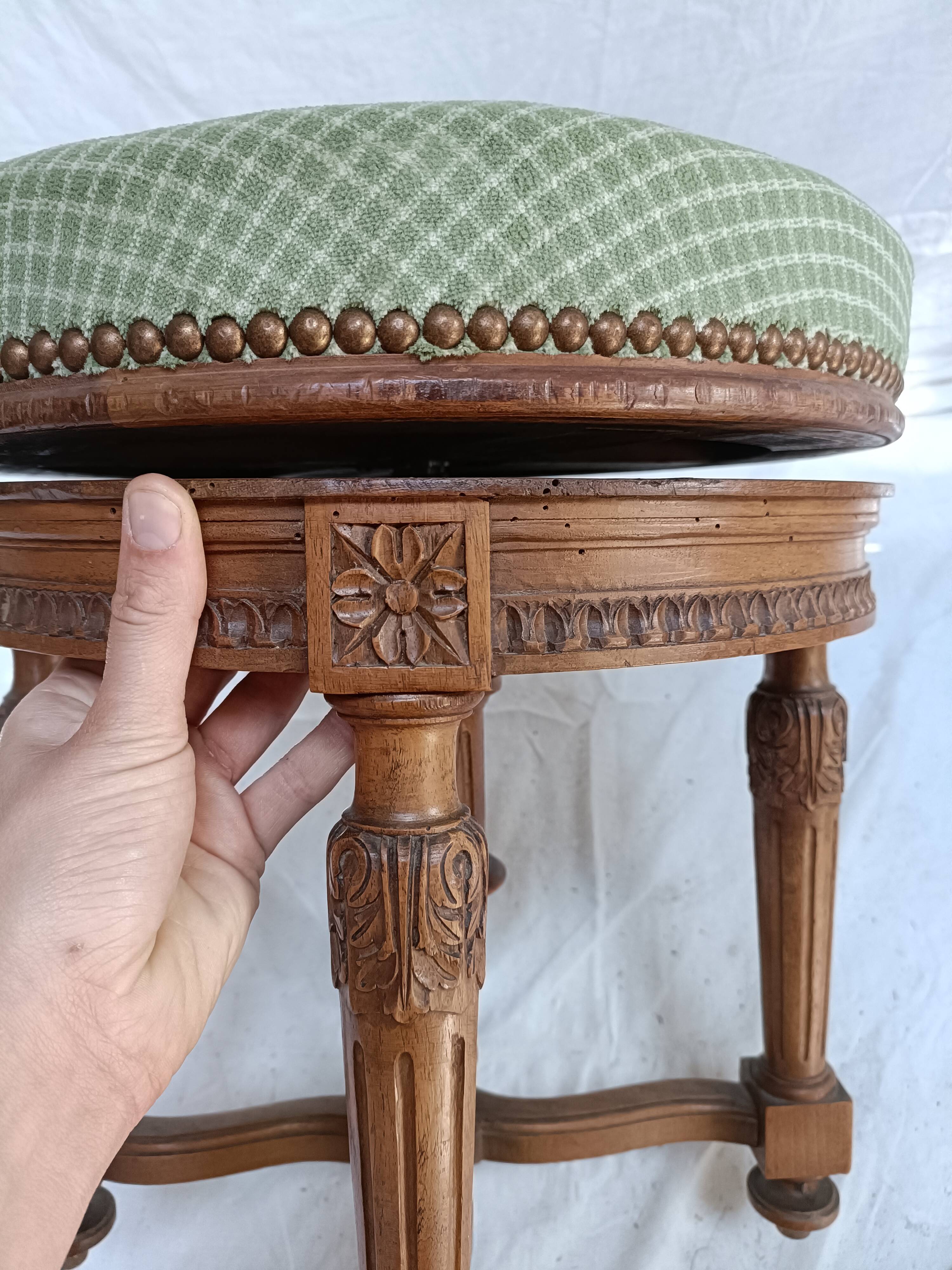 Louis XVI style piano stool in walnut