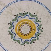Assiette ancienne en majolique décorée, Italie, XVIIIe siècle